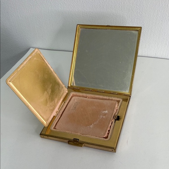 Vintage 1950s Volupte enameled brass compact with mirror & powder puff - Picture 3 of 5